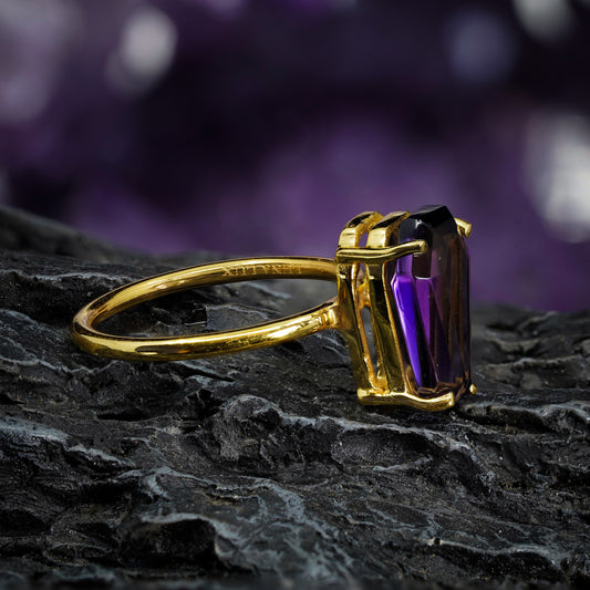 AMETHYST COFFIN RING - GOLD PLATED