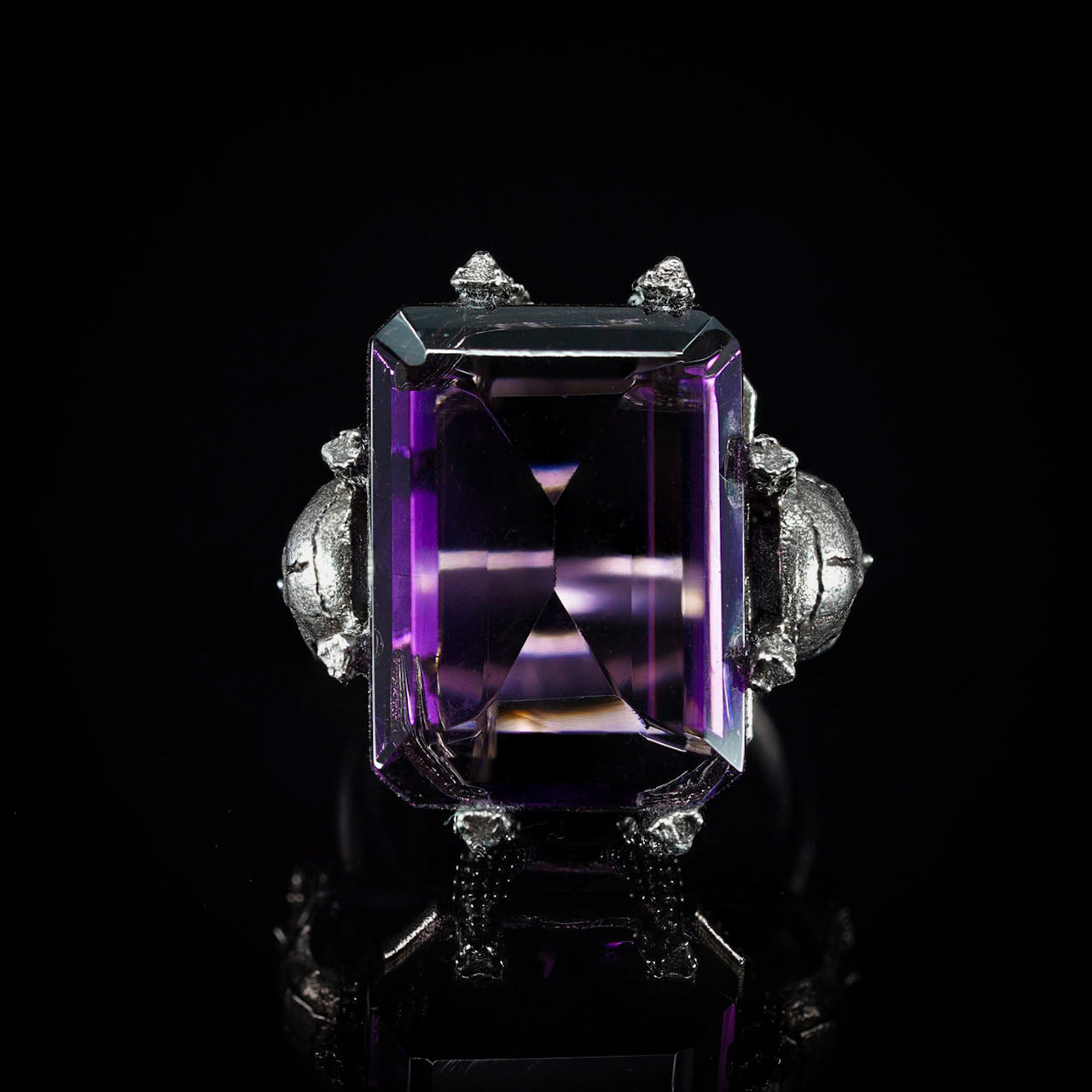 Mausoleum - Amethyst Skull Ring