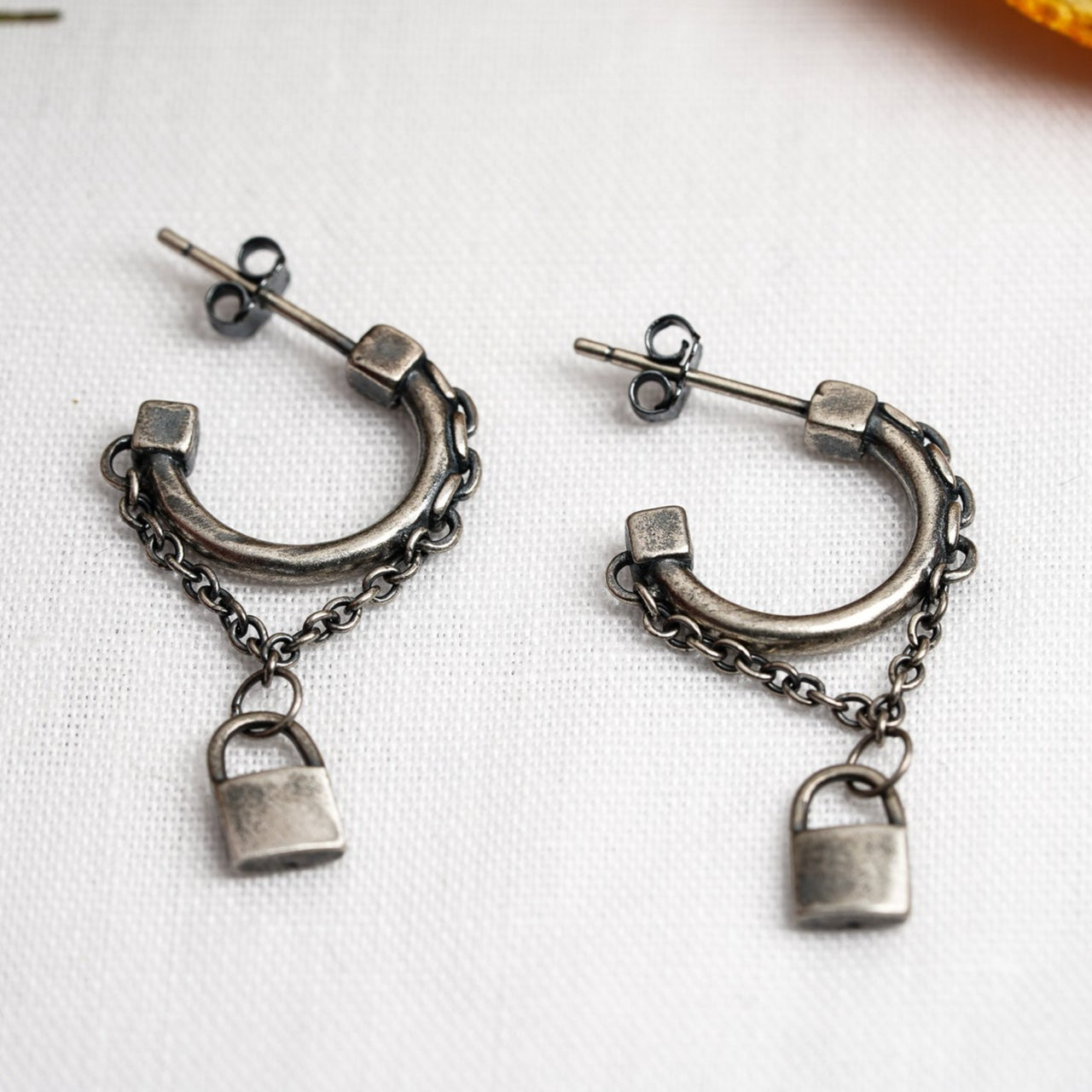 Lock & Chain Mini Hoops